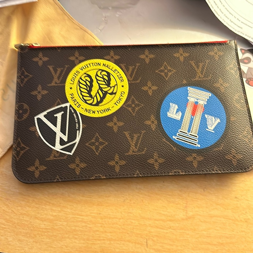 Authentic Louis Vuitton world tour neverfull pouch